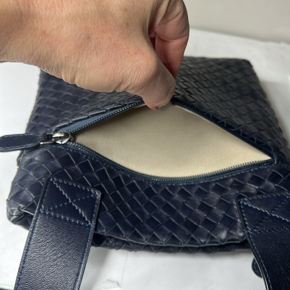 Serajean Ferrara Navy Blue Woven Leather Ziptop Crossbody Bag Made in Italy - Picture 8 of 12